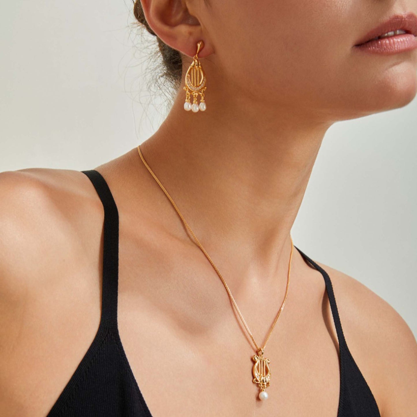 Harp Sieradenset – 925 Sterling Zilver Artistieke Ketting en Oorbellen met Pareldetails