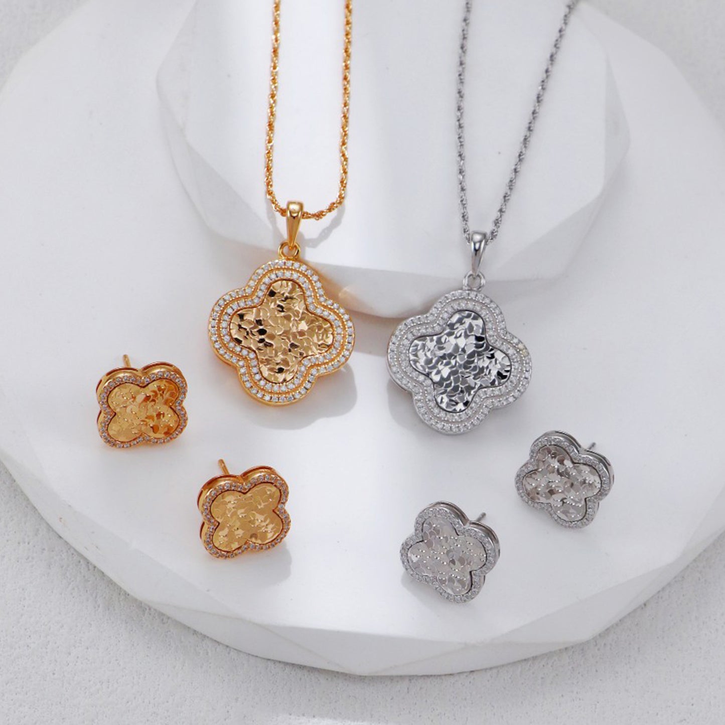 Klaver Sieradenset – 925 Sterling Zilver Goud Vergulde geluks Ketting en Oorbellen